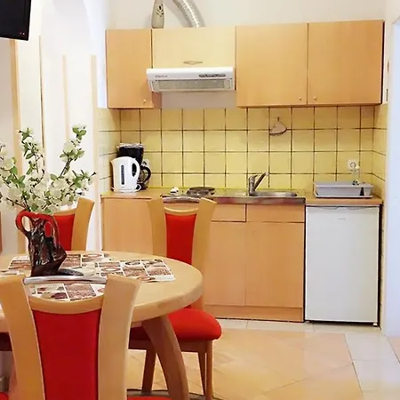 Appartement By The Sea - 7692