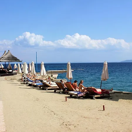 By The Sea - 7692 * 奥帕提亚